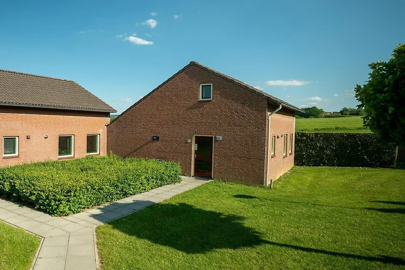 Außenseite Ferienhaus (Sommer)