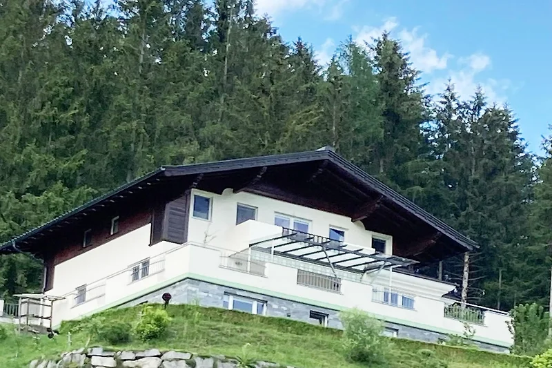 Außenseite Ferienhaus (Sommer)