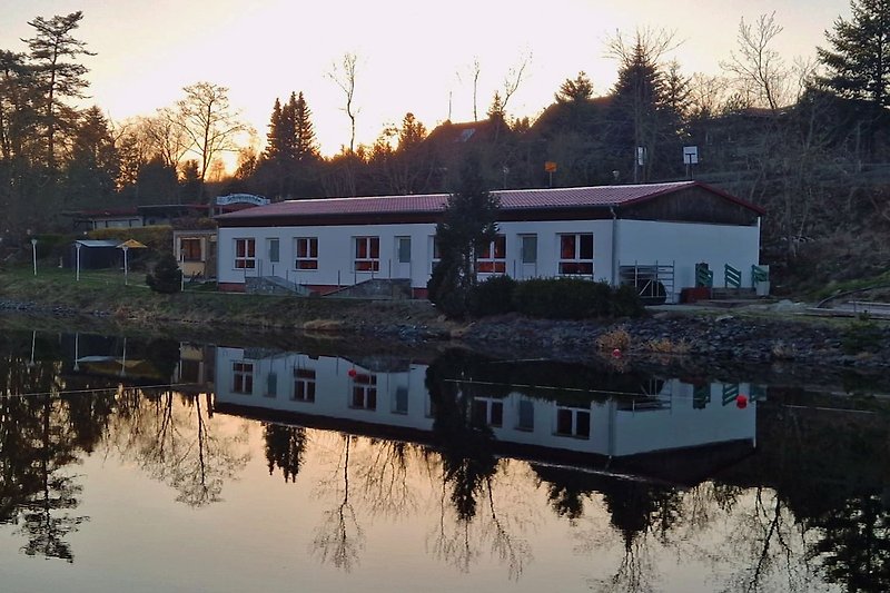 Außenseite Ferienhaus (Sommer)