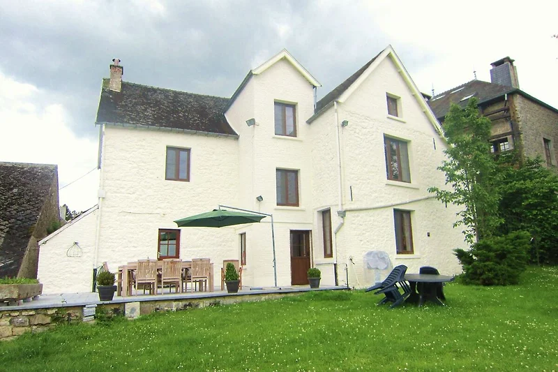 Außenseite Ferienhaus (Sommer)