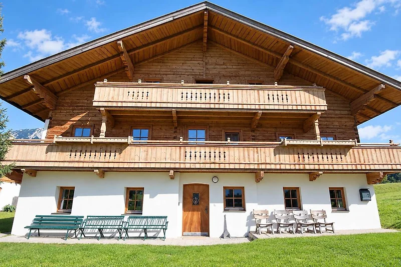 Außenseite Ferienhaus (Sommer)