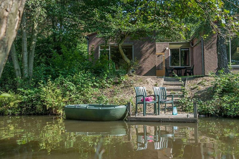 Außenseite Ferienhaus (Sommer)