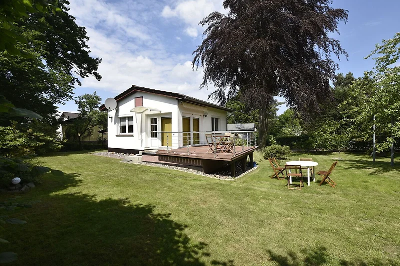 Außenseite Ferienhaus (Sommer)
