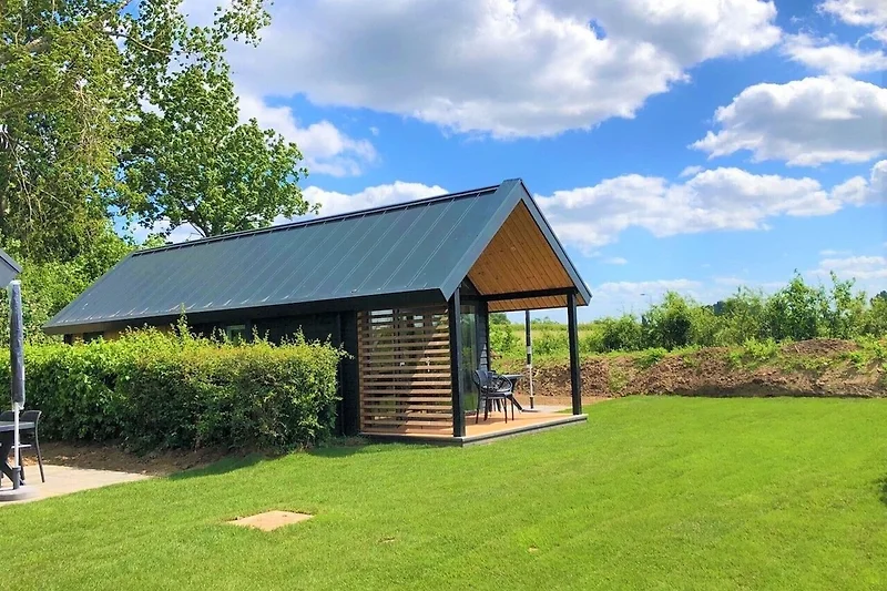 Außenseite Ferienhaus (Sommer)