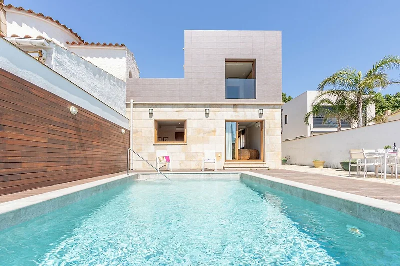 Piscina casa vacanze