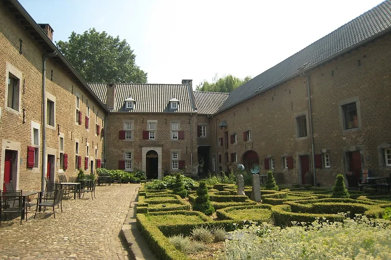 Widok na dom (lato)
