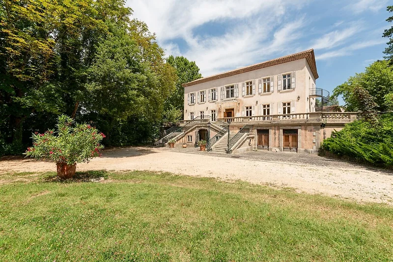 Außenseite Ferienhaus (Sommer)