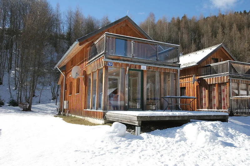 Außenseite Ferienhaus (Winter)