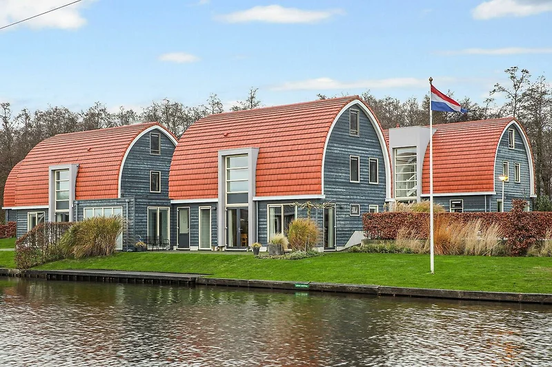 Außenseite Ferienhaus (Sommer)