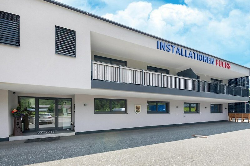 Außenseite Ferienhaus (Sommer)