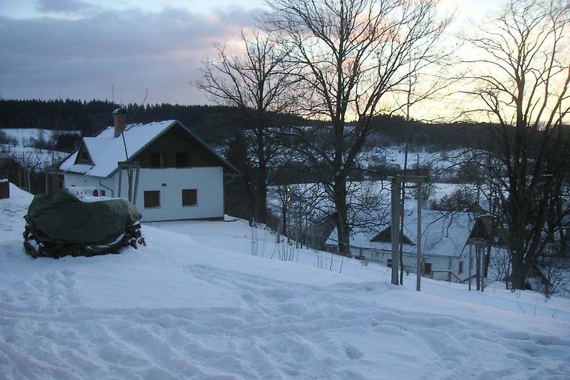 Außenseite Ferienhaus (Winter)