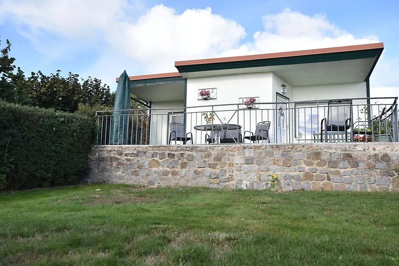 Außenseite Ferienhaus (Sommer)