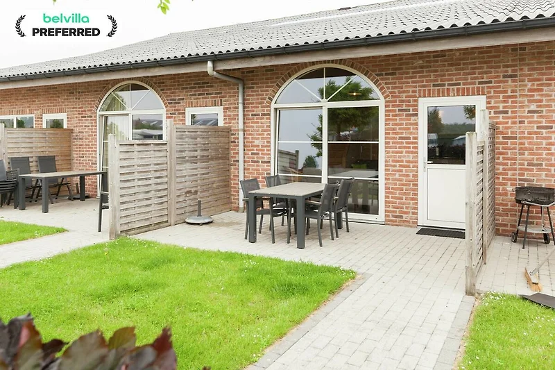 Außenseite Ferienhaus (Sommer)