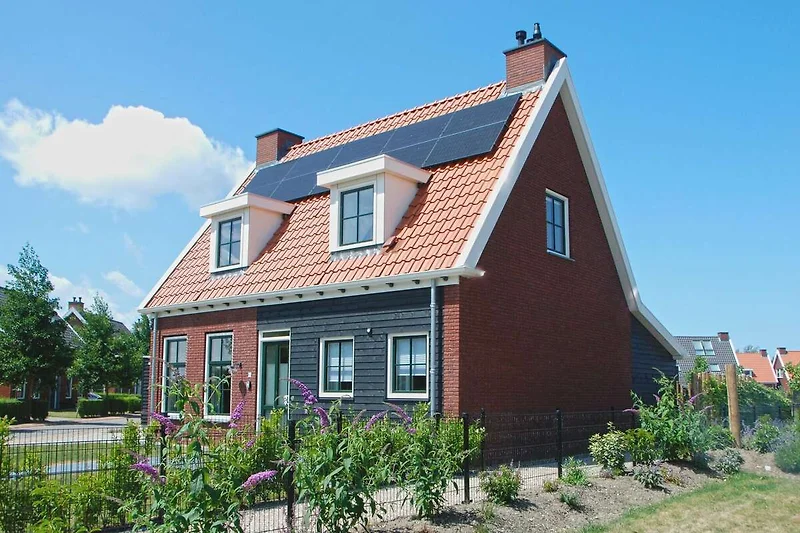 Außenseite Ferienhaus (Sommer)