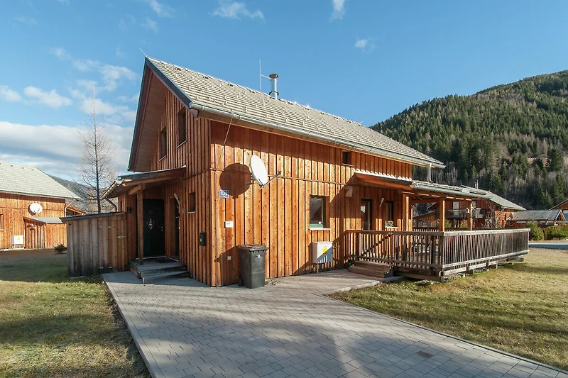 Außenseite Ferienhaus (Sommer)