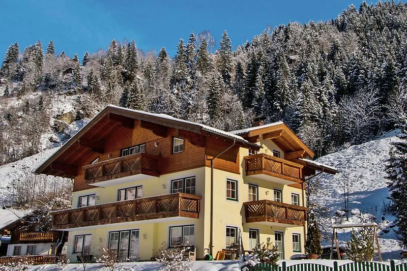 Exterieur vakantiehuis (winter)