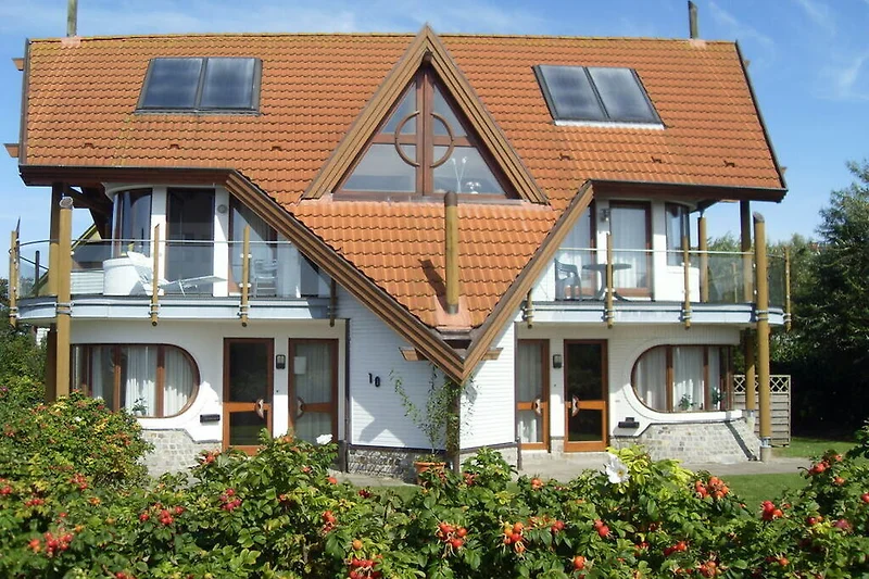 Außenseite Ferienhaus (Sommer)