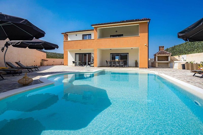 Schwimmbad des Ferienhauses