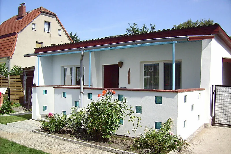 Außenseite Ferienhaus (Sommer)