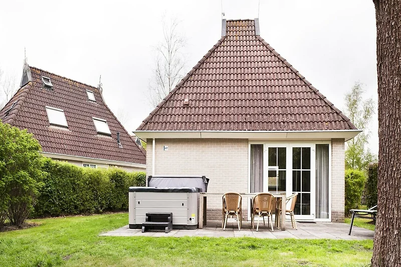 Außenseite Ferienhaus (Sommer)