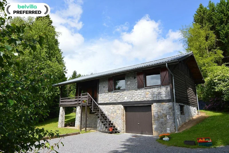 Außenseite Ferienhaus (Sommer)