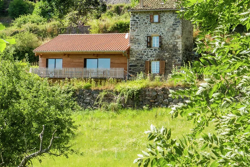 Außenseite Ferienhaus (Sommer)