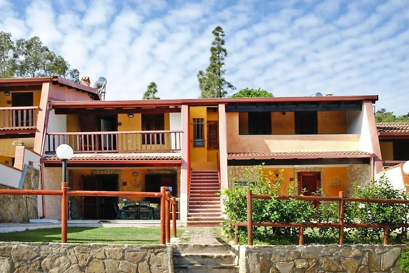 Außenseite Ferienhaus (Sommer)