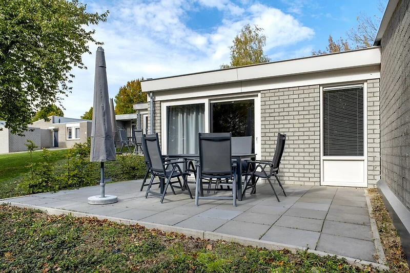 Außenseite Ferienhaus (Sommer)