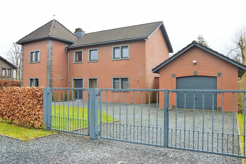 Außenseite Ferienhaus (Sommer)
