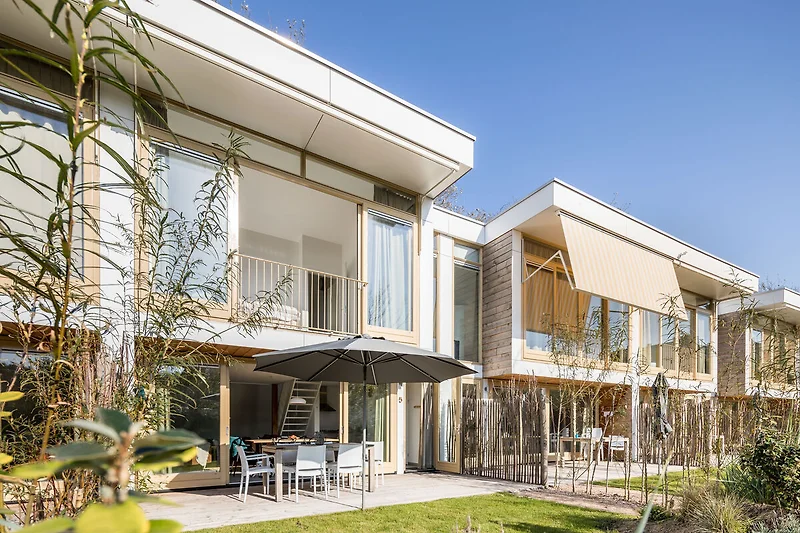 Außenseite Ferienhaus (Sommer)