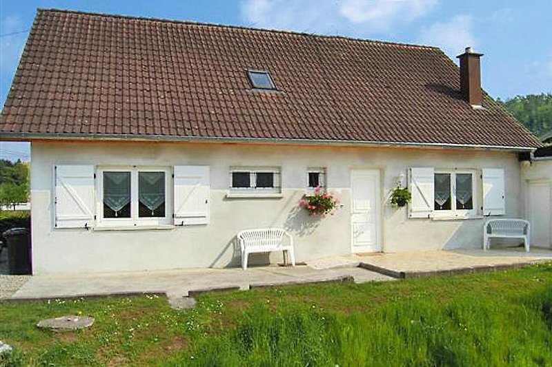 Außenseite Ferienhaus (Sommer)