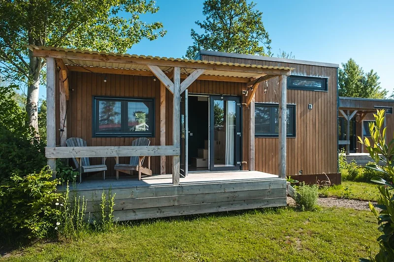 Außenseite Ferienhaus (Sommer)