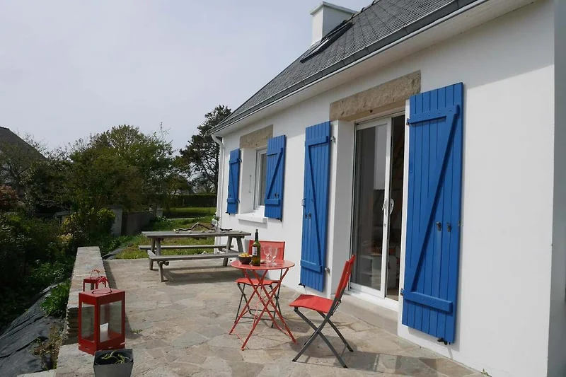 Außenseite Ferienhaus (Sommer)