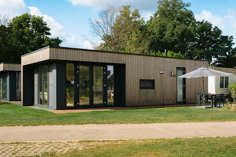 Außenseite Ferienhaus (Sommer)