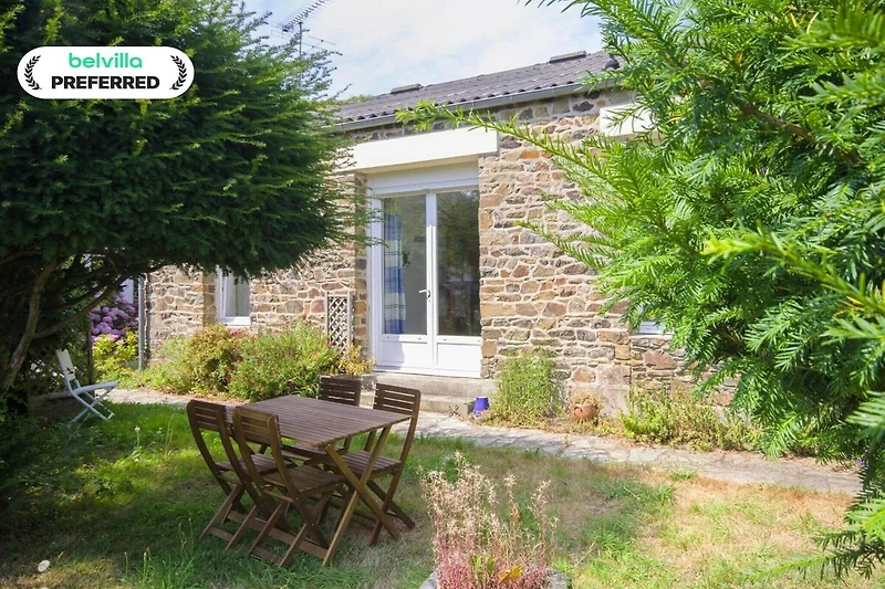 Außenseite Ferienhaus (Sommer) Außenseite Ferienhaus (Sommer)