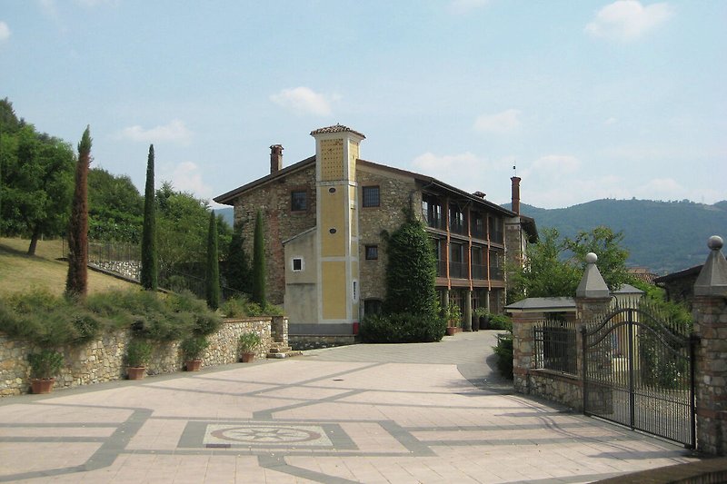 Außenseite Ferienhaus (Sommer)