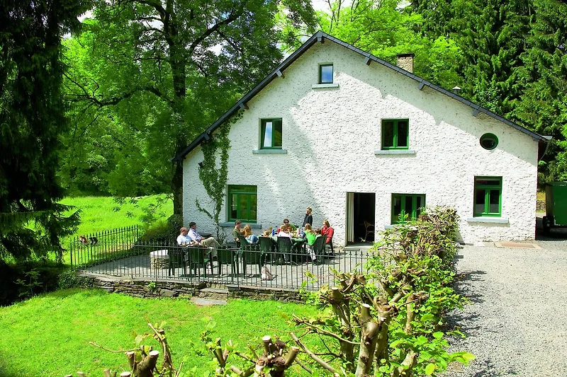 Außenseite Ferienhaus (Sommer)
