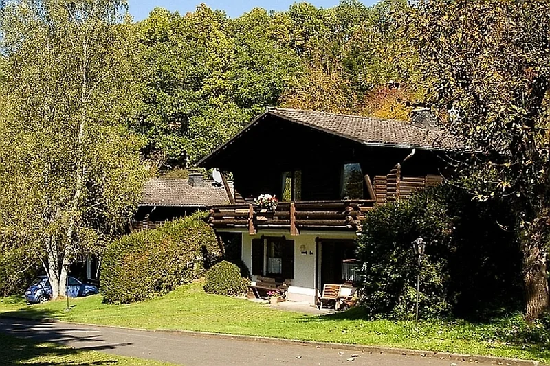Außenseite Ferienhaus (Sommer)