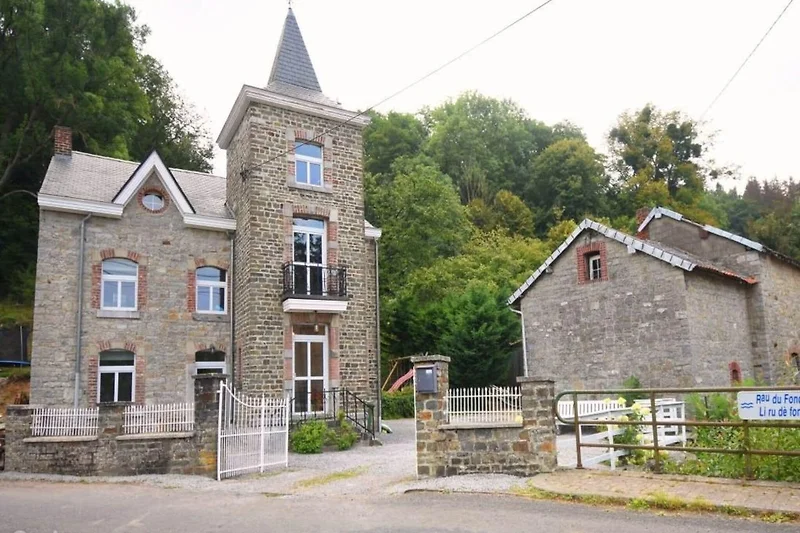 Außenseite Ferienhaus (Sommer)
