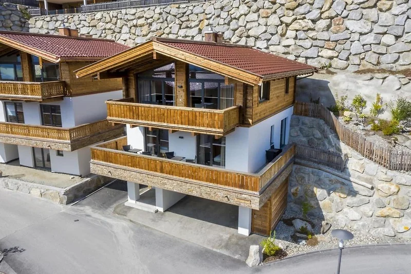 Außenseite Ferienhaus (Sommer)