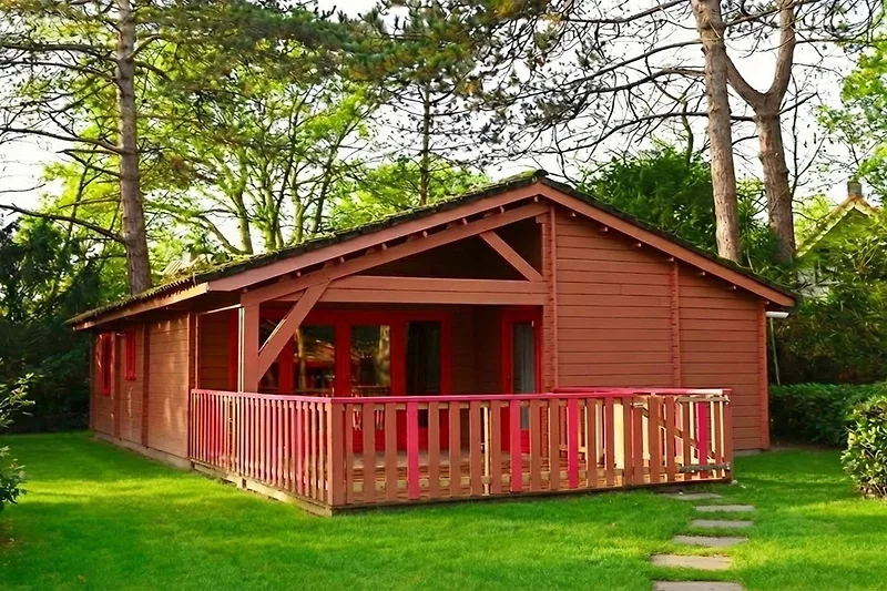 Außenseite Ferienhaus (Sommer)