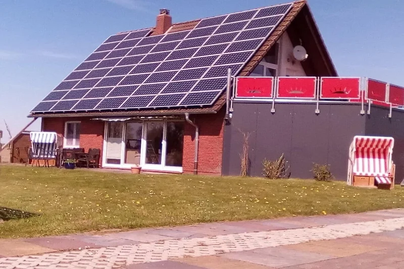 Außenseite Ferienhaus (Sommer)