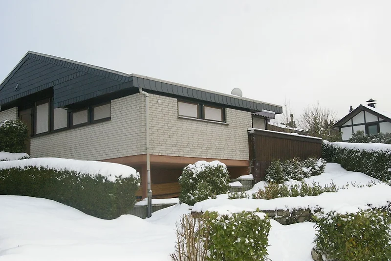 Außenseite Ferienhaus (Winter)