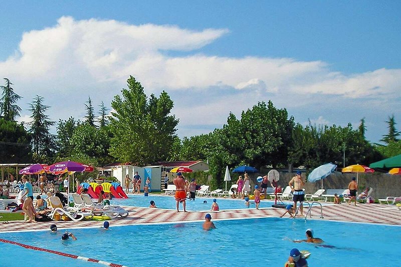 Piscina casa vacanze
