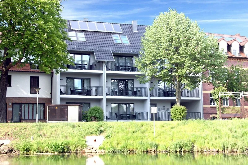 Außenseite Ferienhaus (Sommer)