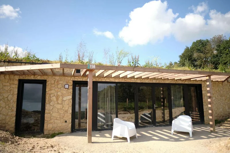 Außenseite Ferienhaus (Sommer)