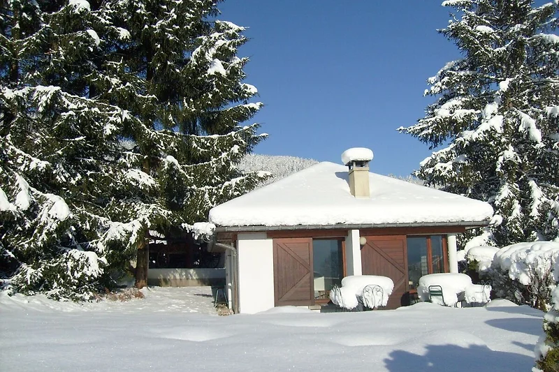 Außenseite Ferienhaus (Winter)