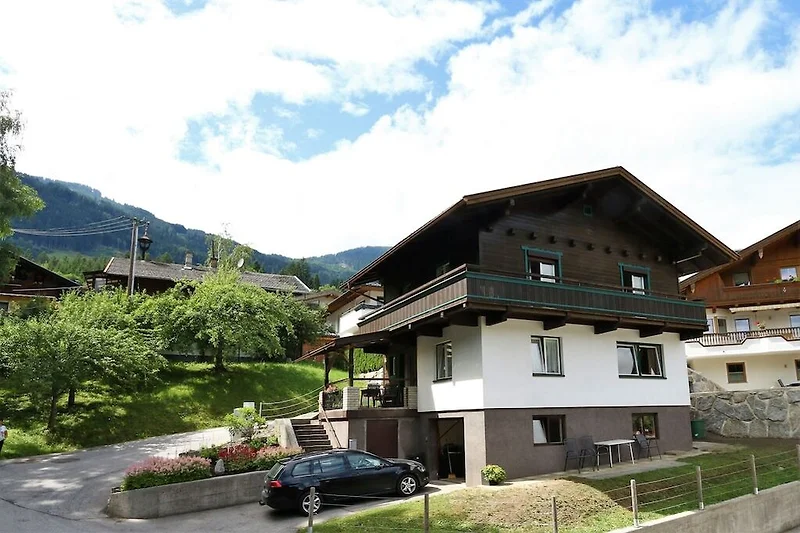 Außenseite Ferienhaus (Sommer)