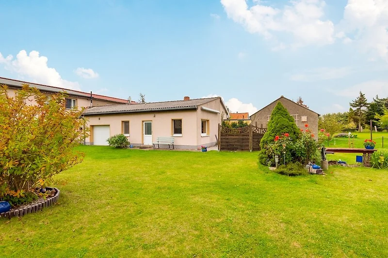 Außenseite Ferienhaus (Sommer)