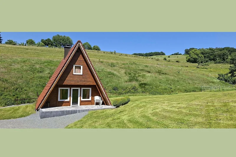 Außenseite Ferienhaus (Sommer)